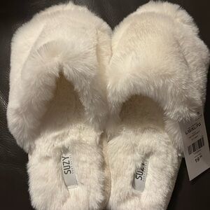 Suzy Fuzxy Slippers
